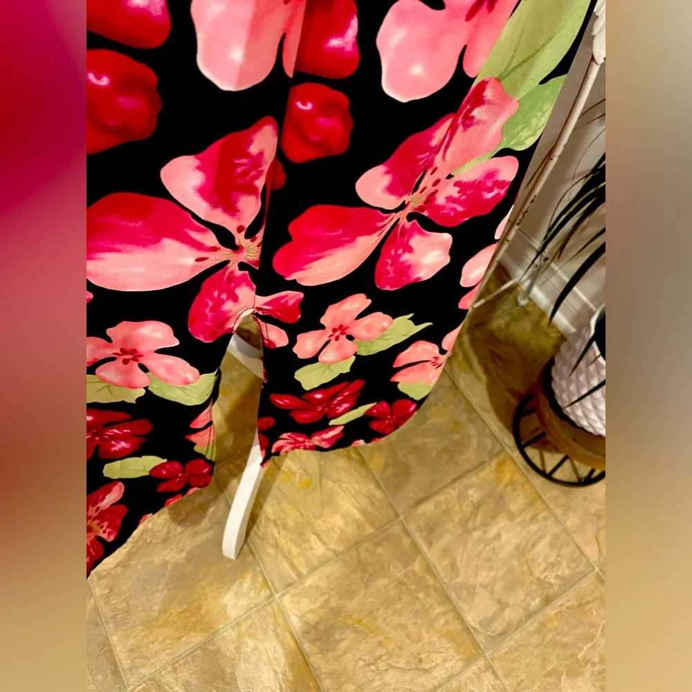 FLORAL VACATION READY MAXI DRESS NWOT - Picture 4 of 5